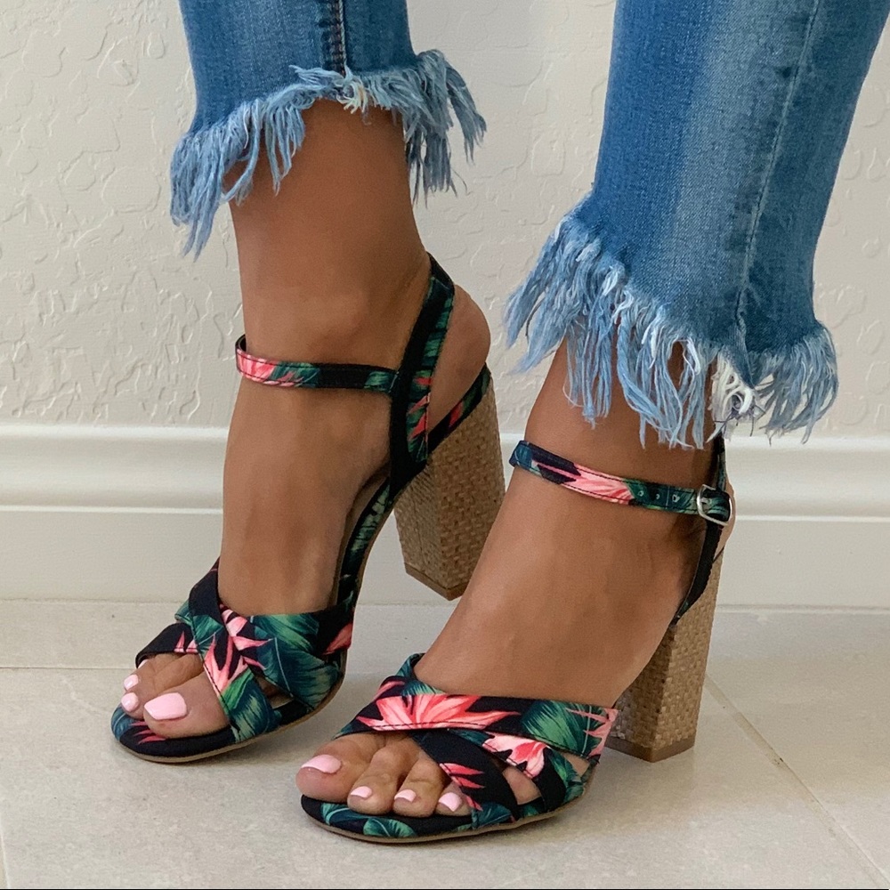 NIB Floral Print Espadrille Block Heel Sandal - Picture 7 of 7